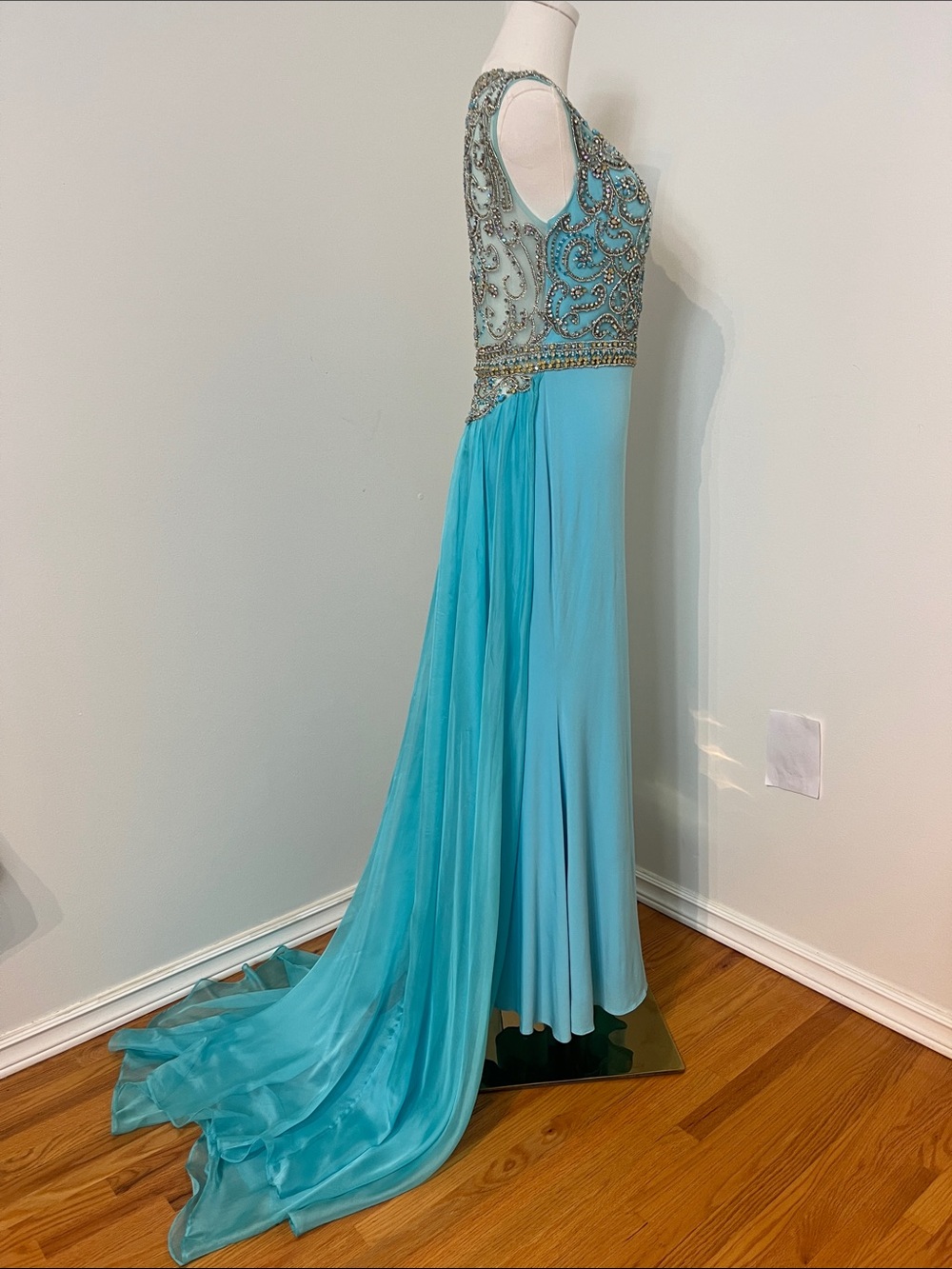 Jovani 21029 Long Formal Gown - Picture 5 of 17